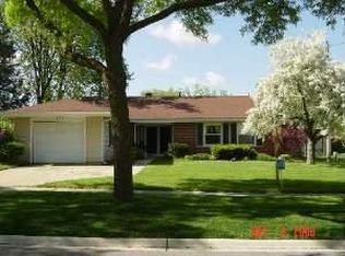 1523 Fairfield Ln, Hoffman Estates, IL 60169