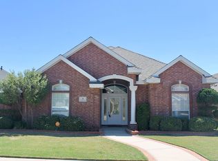 18 Emerald Gardens Dr, Odessa, TX 79762