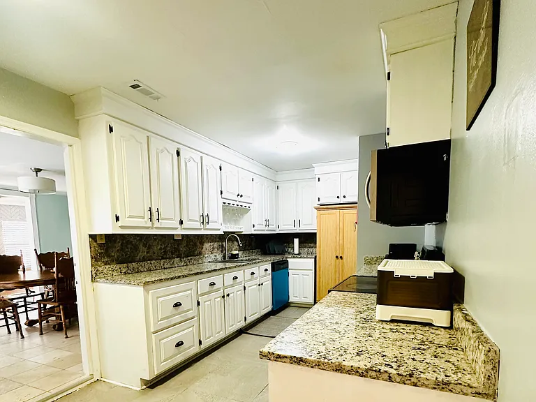 1532 W Robinhood Dr — Photo 2