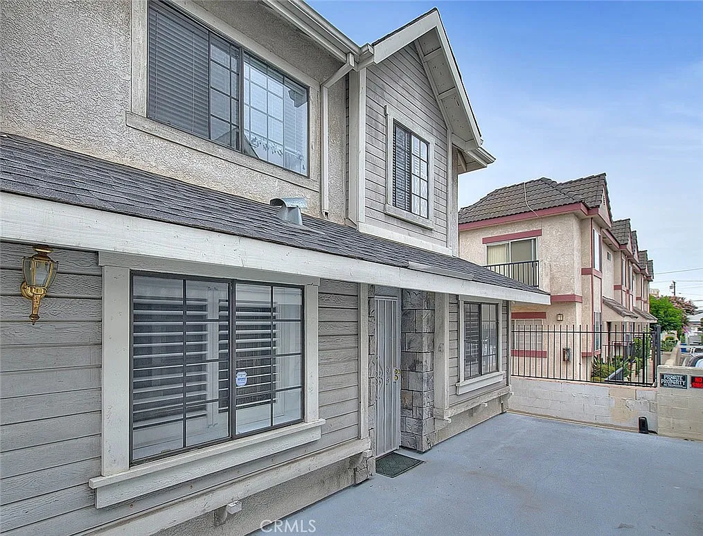 2 bed, 1005 sqft, $2,850 — Photo 4