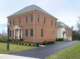 7747 Sutton Pl, New Albany, OH 43054