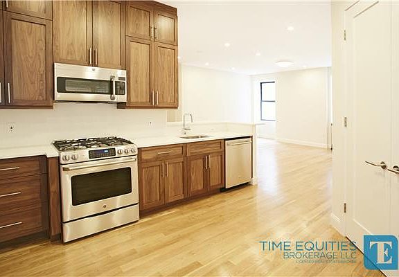2nd image of 306 W 97th St APT 21