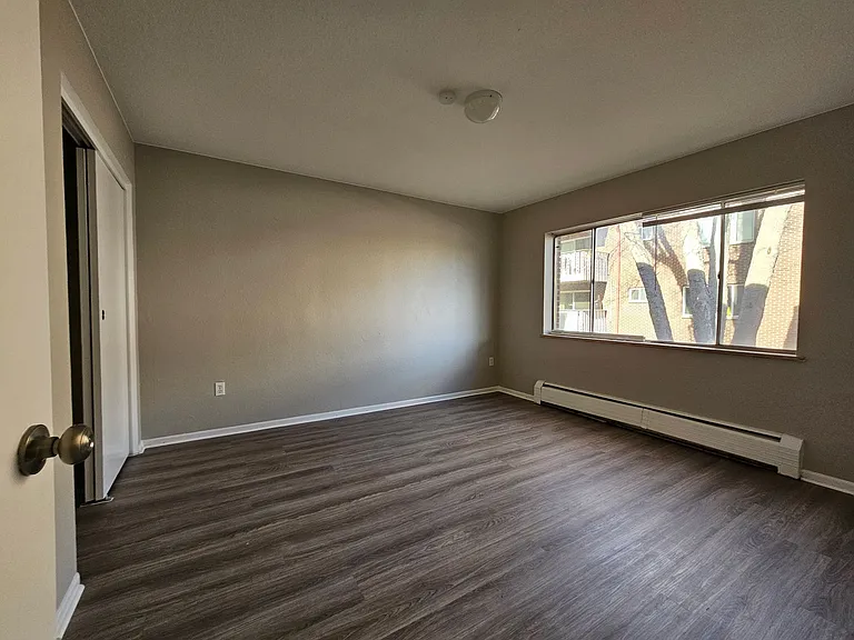 1990 N Beeler St #8 — Photo 12
