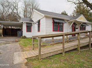 5924 Grove Dr, Knoxville, TN 37918