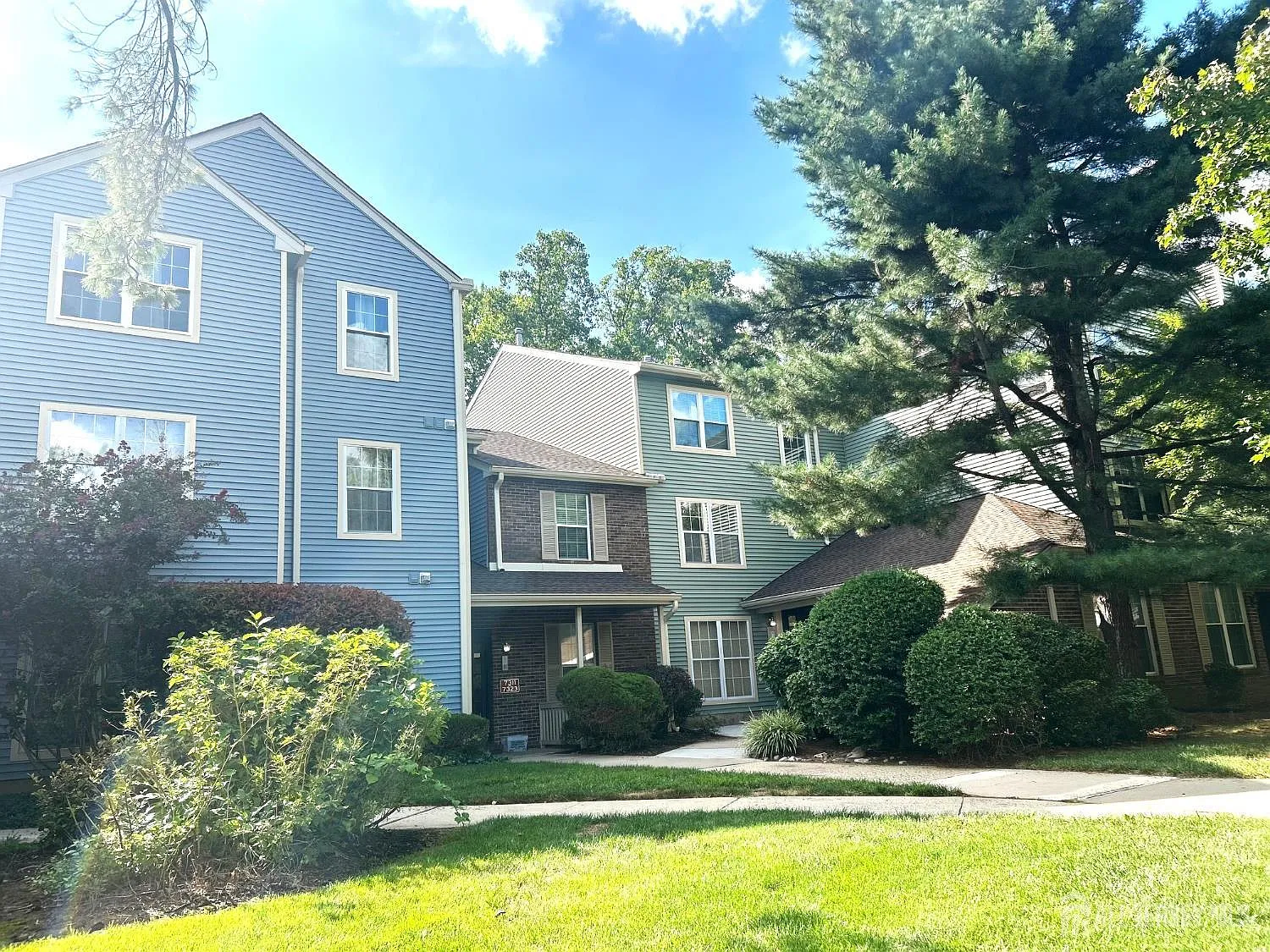 2 bed, 2.0 bath, 1025 sqft, $2,550 — Photo 1