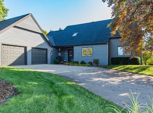 4062 Prestwick Dr, Portage, MI 49024
