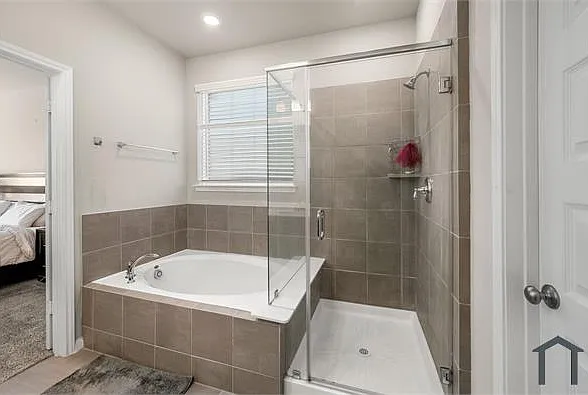 618 Ellwood Terrace Ln — Photo 7