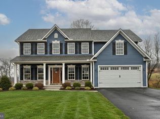 26 Rolling Meadow Rd, Lebanon, PA 17046