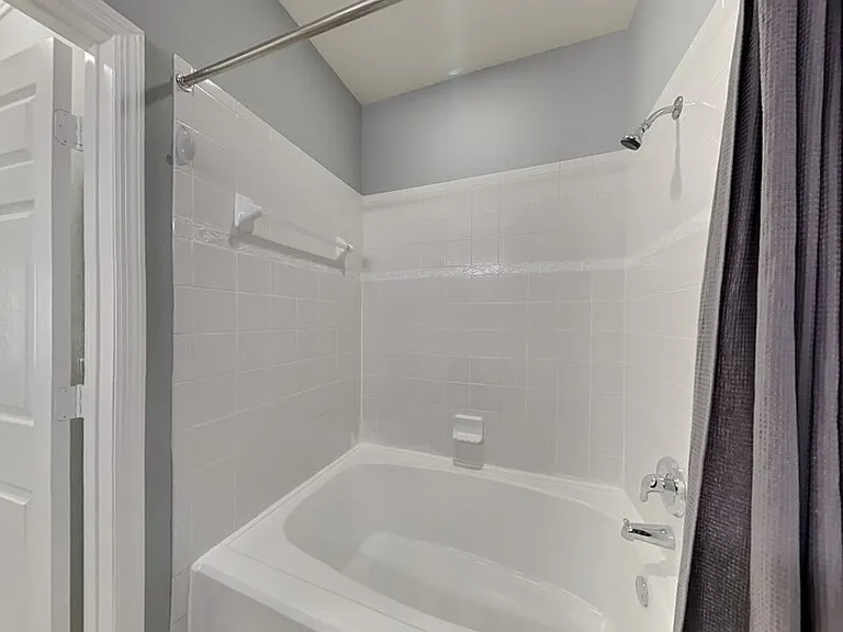 2550 Grand Central Pkwy #11 — Photo 17