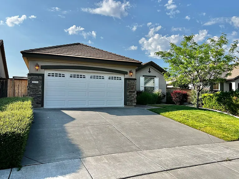 1135 Cliff Park Way — Photo 1