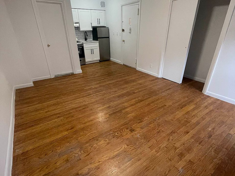 2nd image of 212 E 26th St #4B