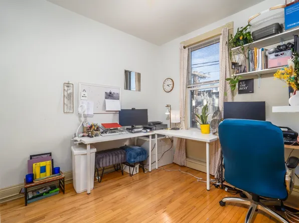 225 Pine Street image 9 of 11