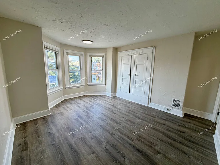 826 State St — Photo 10