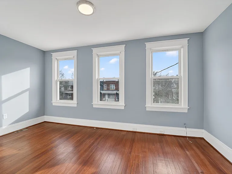 632 Franklin St NE — Photo 7