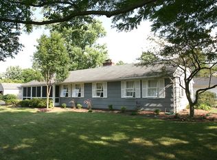 1951 Riverhill Rd, Upper Arlington, OH 43221