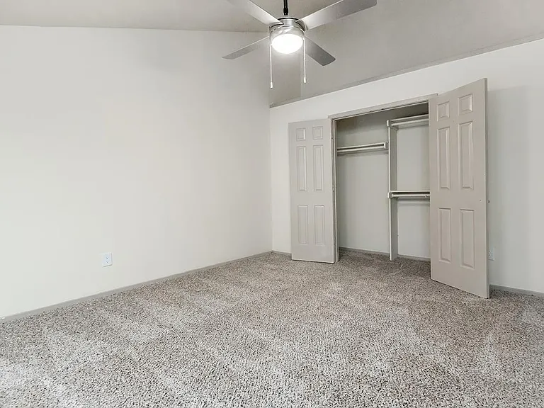 1306 N Main St — Photo 8