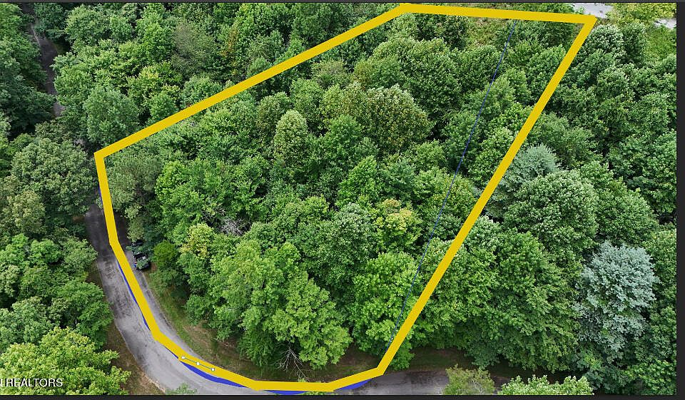 1st image of Circle Dr
