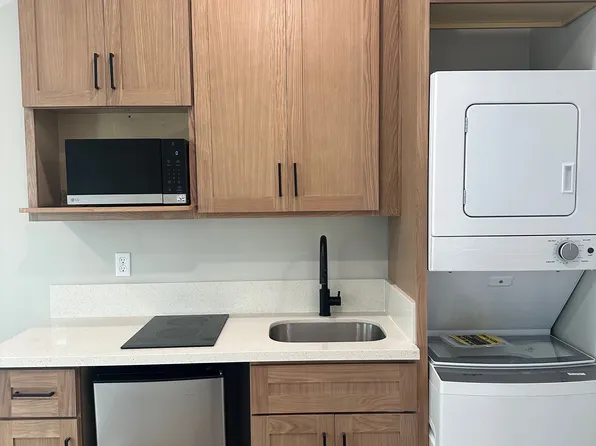 931 Hillcrest St #1, El Segundo, CA 90245