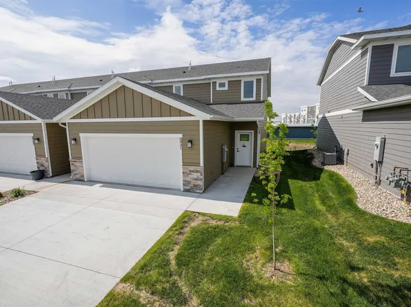 5931 S Whisper Creek Pl, Sioux Falls, SD 57108