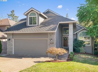 10723 SW Heron Cir, Beaverton, OR 97007