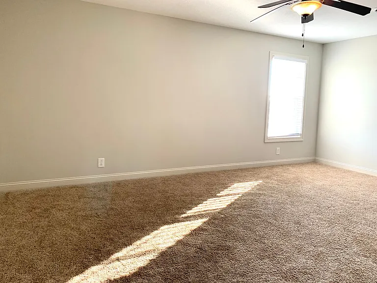 1533 Edgewater Ln — Photo 33