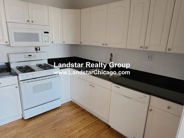4457 N Maplewood Ave #2 — Photo 8
