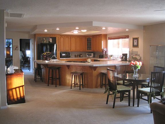 2nd image of 6725 El Banquero Pl
