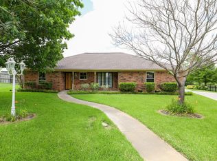 911 Clearview St, Krum, TX 76249