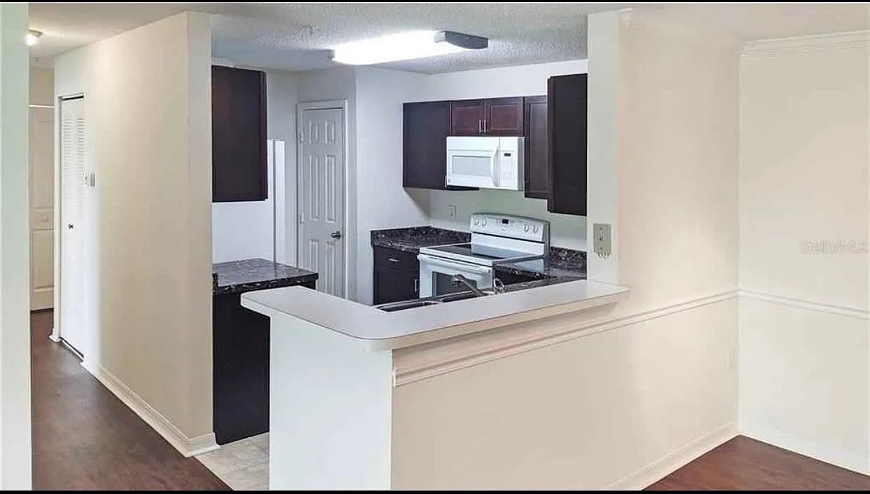 3 bed, 1180 sqft, $1,950 — Photo 4