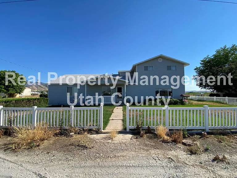 1285 W Utah Ave — Photo 46