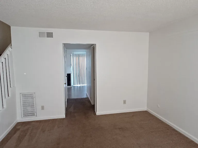 202 W Dakota Ave #113 — Photo 5