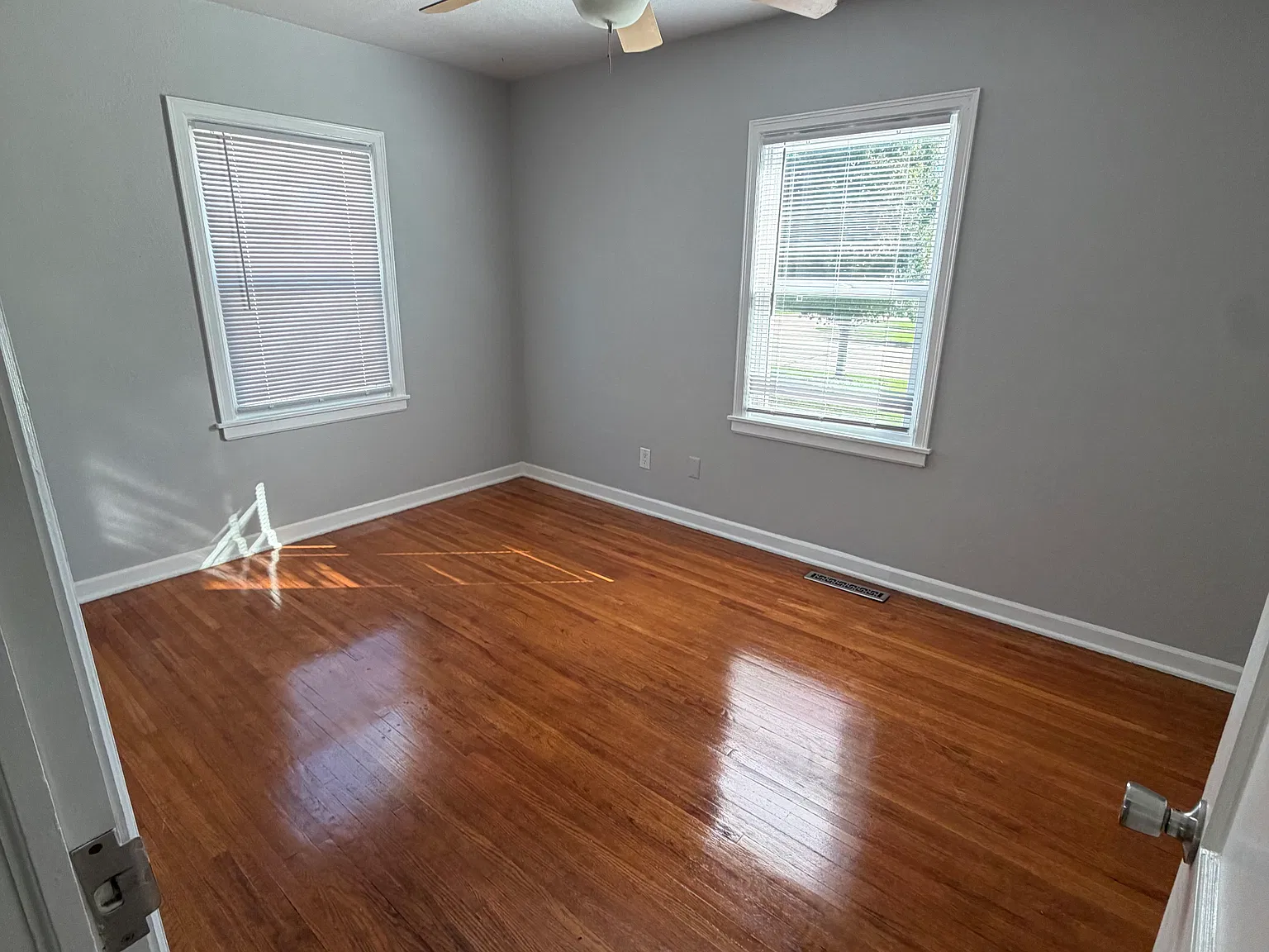 2 bed, 1296 sqft, $1,000 — Photo 2