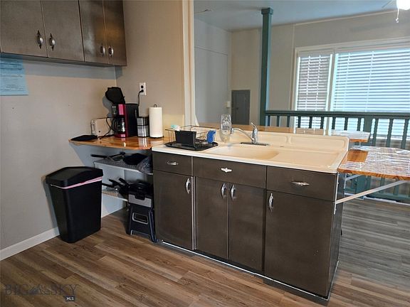 5th image of 3101 Goodwin St