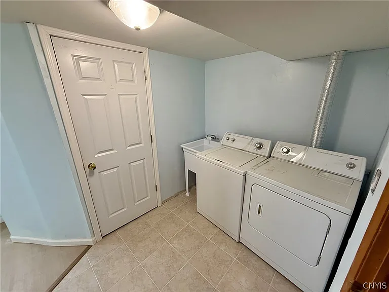 111 Deborah Dr — Photo 21