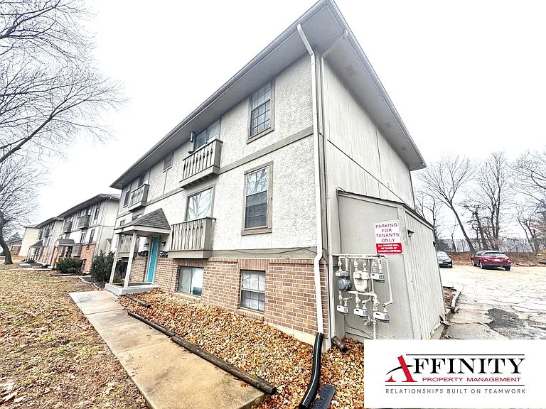 805 NW Mock Ave #D — Photo 14