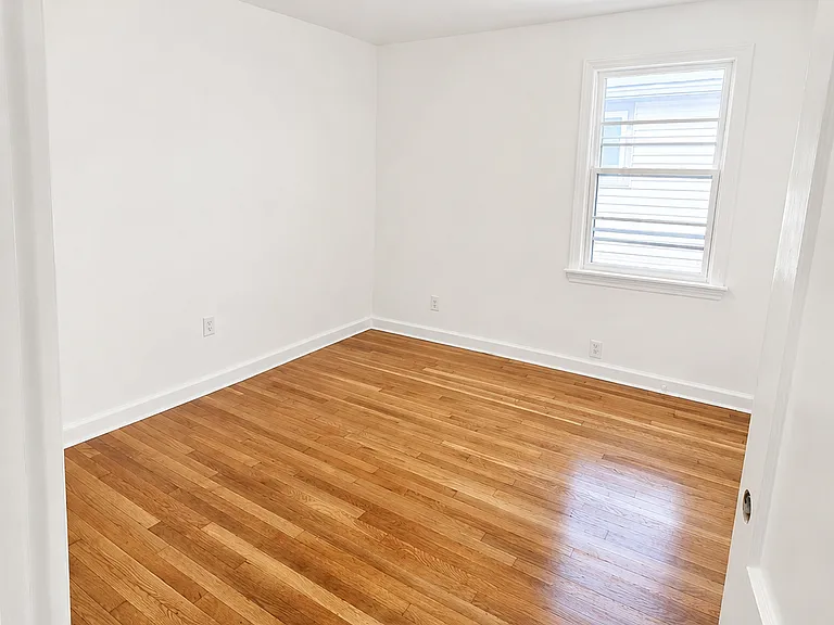 8 Albert Pl — Photo 9