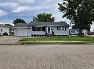 1109 Rose Ln, Norfolk, NE 68701