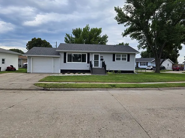 1109 Rose Ln, Norfolk, NE 68701