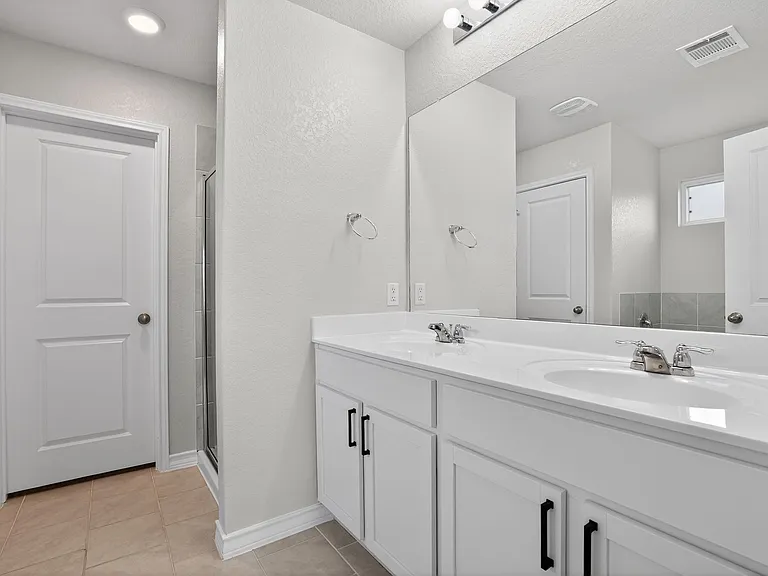 611 Overlook Rdg — Photo 16