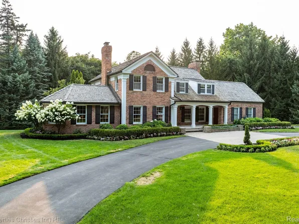 5250 Deep Wood Rd, Bloomfield Hills, MI 48302