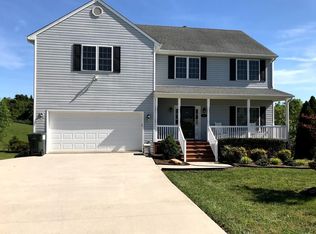 1051 New Market Loop, Forest, VA 24551
