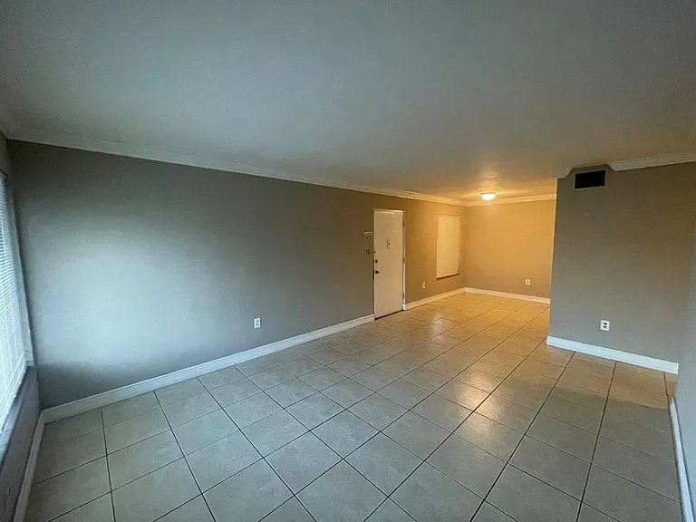 1830 Maravilla Ave #207 — Photo 6