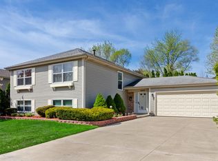 1605 Coral Reef Way, Lake Zurich, IL 60047