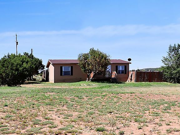 3rd image of 19 Ventura Ln