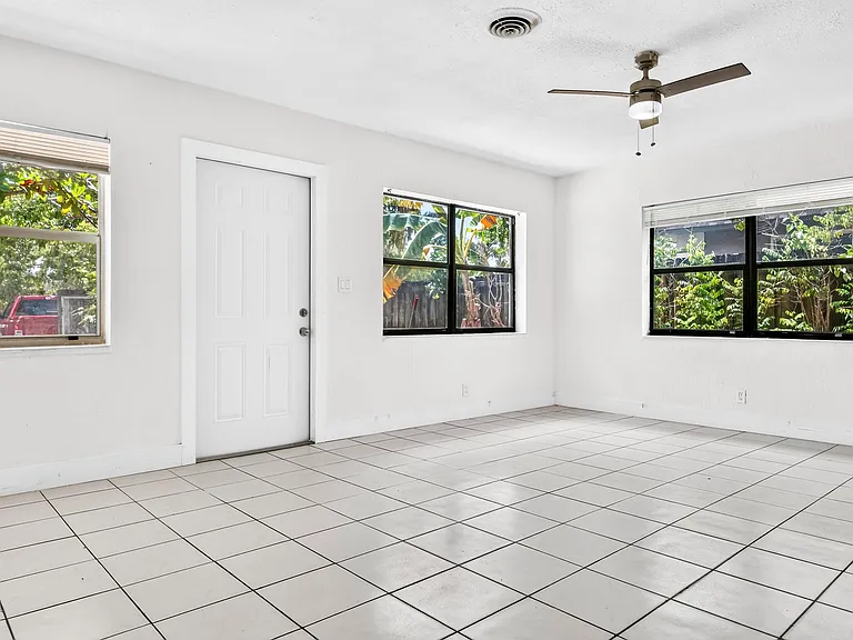 1515 NW 8th Ave #1515 — Photo 9
