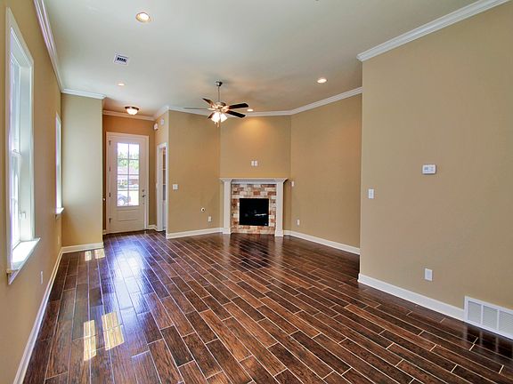 2nd image of 460 Cherokee Cir
