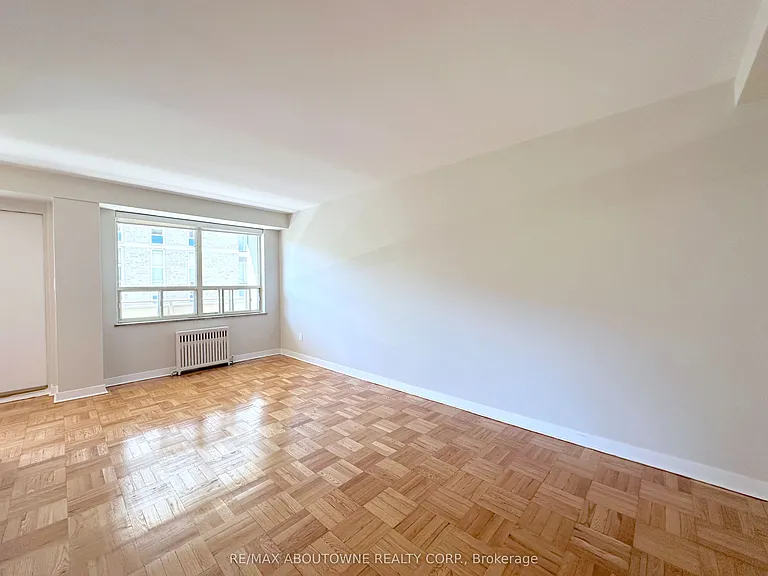 565 Avenue Rd #506 — Photo 3