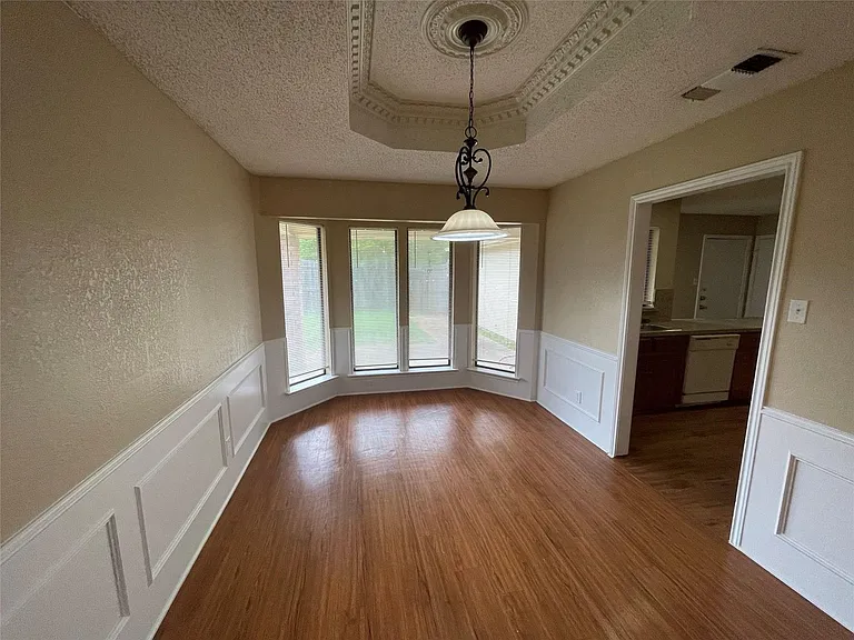 407 Hillcroft Cir — Photo 5