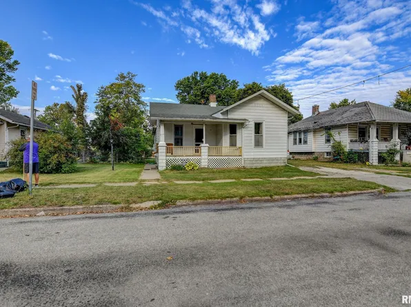 615 N Cottage St, Taylorville, IL 62568