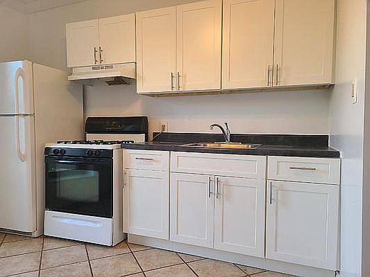 1st image of 697 Sackett St #2